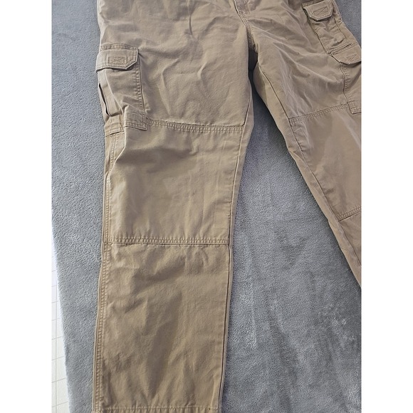 5.11 Tactical Series Mens Cargo Pants Khaki Cotton Size 42x32 Relaxed Fit - Picture 5 of 13